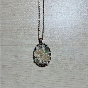 Seashell Floral Pendant Necklace